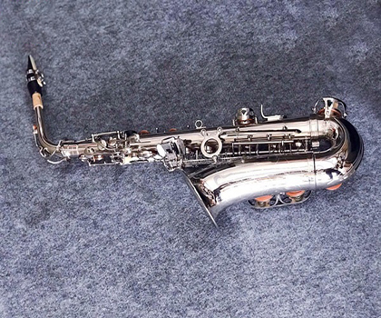 Kèn Saxophone Alto Victoria trắng